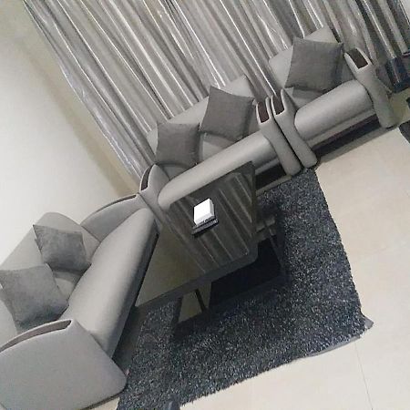Reef Hotel Aparts Ajman Exteriör bild