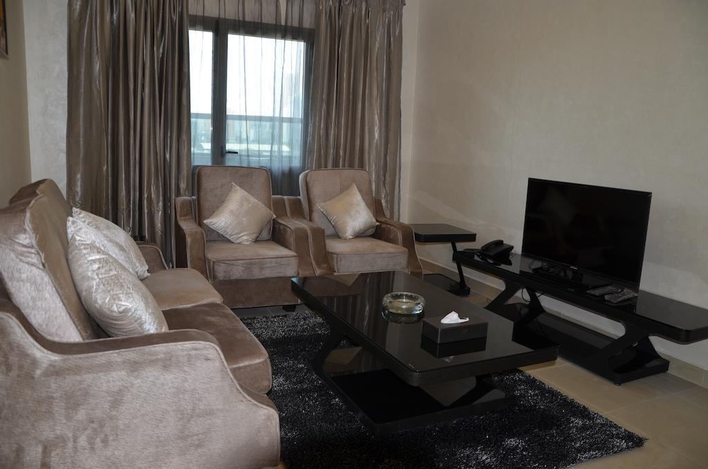 Reef Hotel Aparts Ajman Rum bild