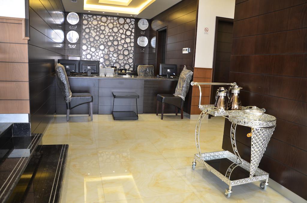 Reef Hotel Aparts Ajman Exteriör bild