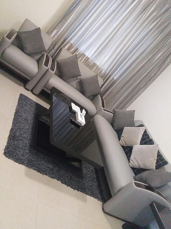 Reef Hotel Aparts Ajman Exteriör bild