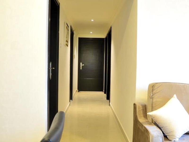 Reef Hotel Aparts Ajman Exteriör bild