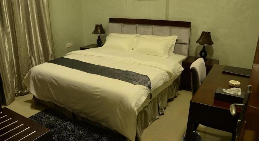 Reef Hotel Aparts Ajman Exteriör bild
